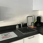 App Le Rocazur Avec Piscine Et Parking En Bord De A 500m Du Centre Menton