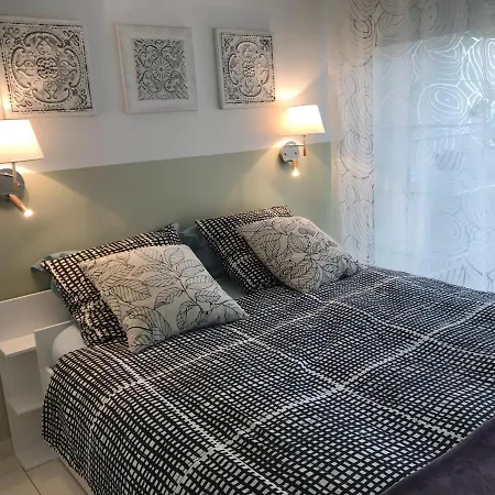 Διαμέρισμα App Le Rocazur Avec Piscine Et Parking En Bord De A 500m Du Centre Μεντόν