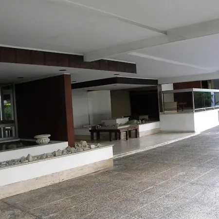 App Le Rocazur Avec Piscine Et Parking En Bord De à 500m Du Centre * Menton