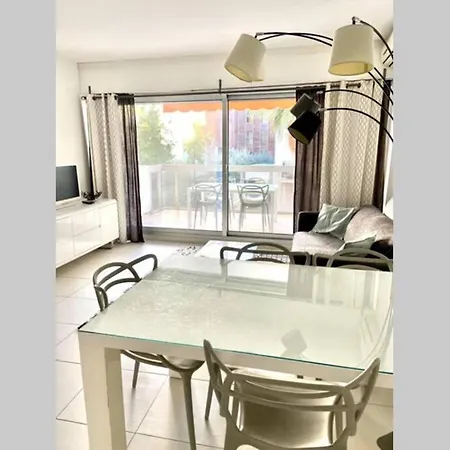 Appartement App Le Rocazur Avec Piscine Et Parking En Bord De à 500m Du Centre *