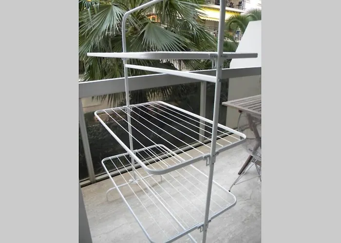 App Le Rocazur Avec Piscine Et Parking En Bord De A 500m Du Centre Mentona