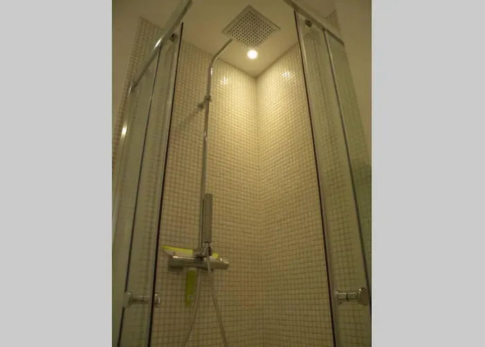 Apartament App Le Rocazur Avec Piscine Et Parking En Bord De A 500m Du Centre Mentona