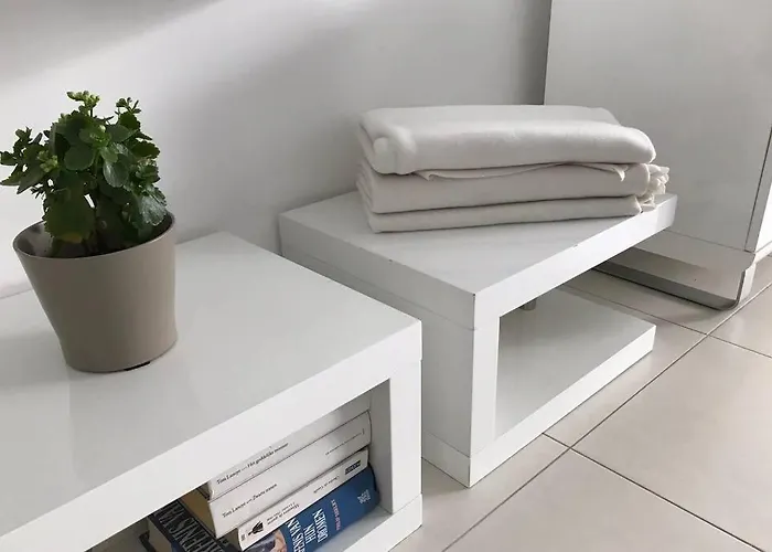 App Le Rocazur Avec Piscine Et Parking En Bord De à 500m Du Centre Menton