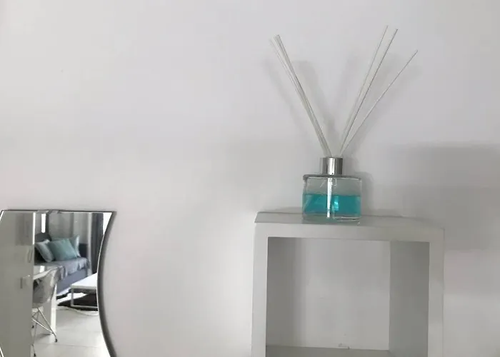 App Le Rocazur Avec Piscine Et Parking En Bord De à 500m Du Centre * Menton