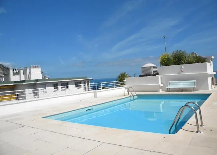 App Le Rocazur Avec Piscine Et Parking En Bord De A 500m Du Centre Apartament Mentona